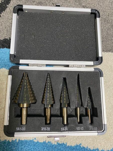 豪華 5本セット アルミケース付 ステップドリル 穴あけ 電動工具