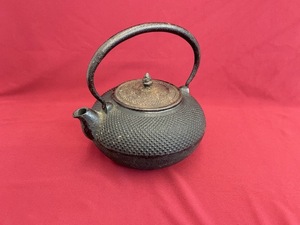 ※6210 鉄瓶 南部鉄器 無銘 伝統工芸品 アラレ 金属工芸 個人保管品