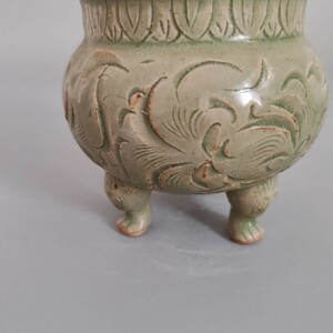 旧家蔵出 古玩 宋代の耀州窯彫刻花紋香炉 13 141