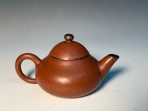v old thing .v Tang thing purple sand .[.. reverse side cover horizontal ] weight 72g. mud small teapot . tea utensils tea "hu" pot tea "hu" pot . tea utensils purple sand "hu" pot ..