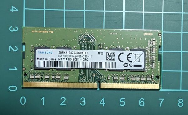 【送料無料】Samsung M471A1K43CB1-CRC 8GB DDR4 2666MHz SO-DIMM ノートPC用メモリ 動作品 (EE)