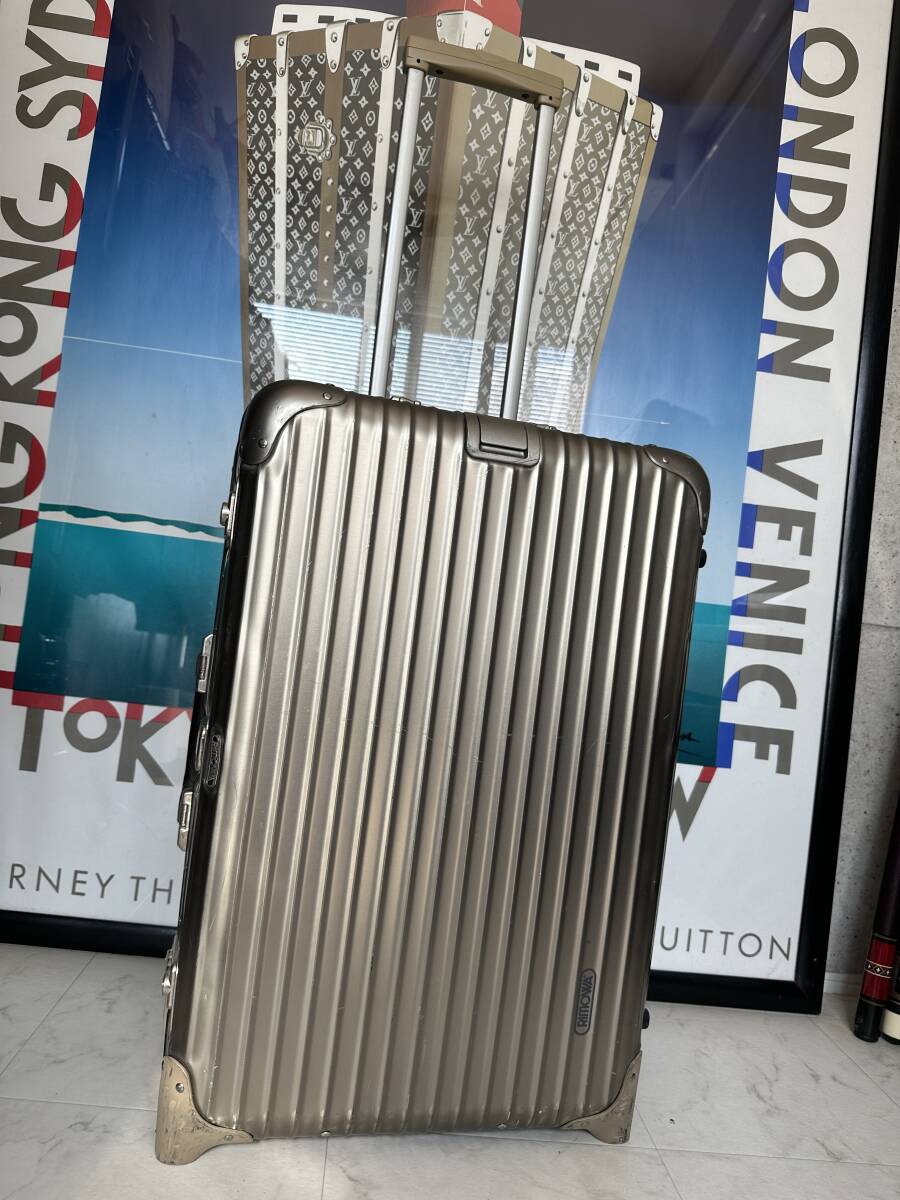 【即決/即納】RIMOWA リモワ TOPAS TITANIUM トパーズチタニウム TSAロック 2輪 片側ガーメントディバイダー付き スーツケース 944,63
