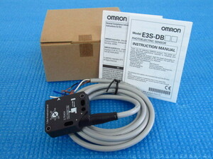 omron オムロン E3S-DBN11 透明体検出光電センサ 2m 10/30VDC 角型 回帰反射形 管理24D0603K