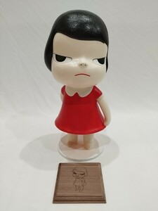 [ copy ] Nara beautiful .Yoshitomo Nara Knife Behind Back tree figure acrylic on wood 30CM