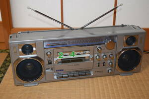 *SANYO radio-cassette MR-V8 junk *