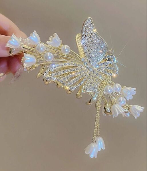 ★現品限り&新品★蝶々 すずらん ヘアクリップ バンスクリップ バレッタ ヘアアクセサリー ゴールド キラキラ 髪飾り