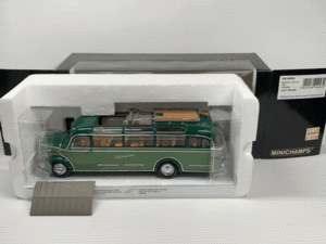 ミニチャンプス Mercedes 0 3500 Bus 1955 Fernreisen 1:43スケール