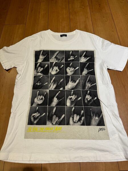 DIESEL ハンドサインプリントTシャツ