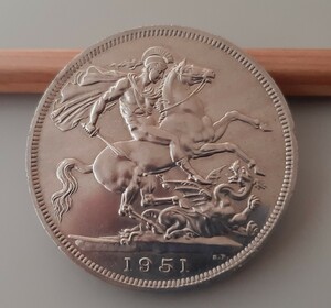 英国 イギリス 1951年 ブリティッシュ クラウン コイン 5シリング 28g 39mm 美品です 本物 Coronation のデザイン記念コイン 