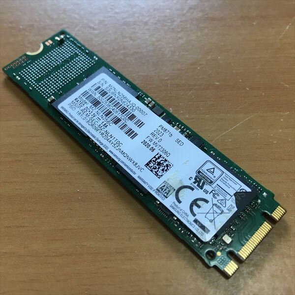 15)Samsung M.2 SATA SSD 256GB MZ-NLN256 使用時間 7014時間