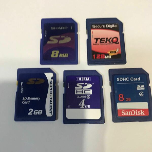 SD、SDHCカード5枚組セット　8MB.128MB.2GB.4GB.8GB 初期化済み