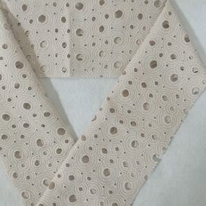 刺繍半襟 渦巻き模様 サークル繋ぎ刺繍 レース グレージュ 新品未使用 ツバキ庵 tsubakian