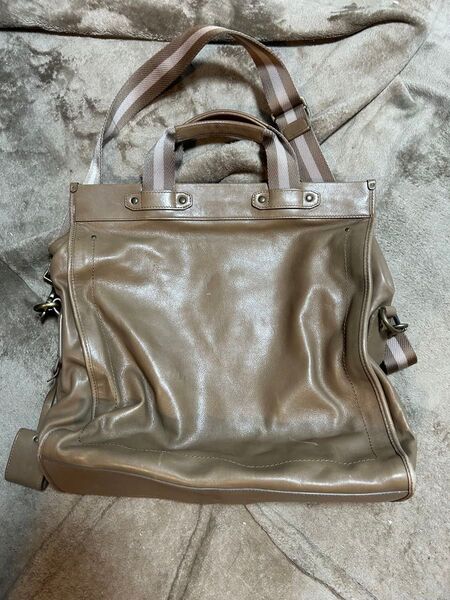 BALLY 大型トートバッグ スイス製皮革(中古品)