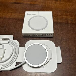 MagSafe зарядное устройство Apple