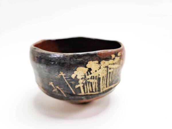 【送料無料・蔵出し品】 茶道具 楽茶碗(らくちゃわん) 茶碗 赤楽 松竹の図 在銘 茶道具 茶器 抹茶茶碗