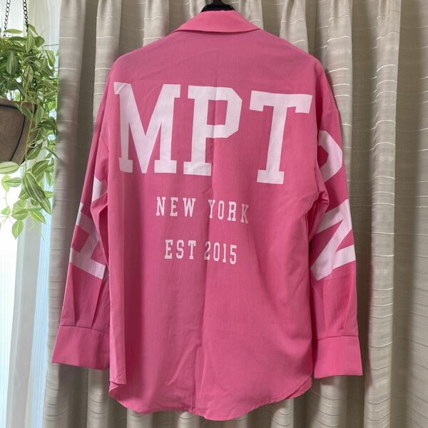 【訳あり】ピンク　ビックシャツ　韓国風　ダボっと着る　可愛い　大きめ