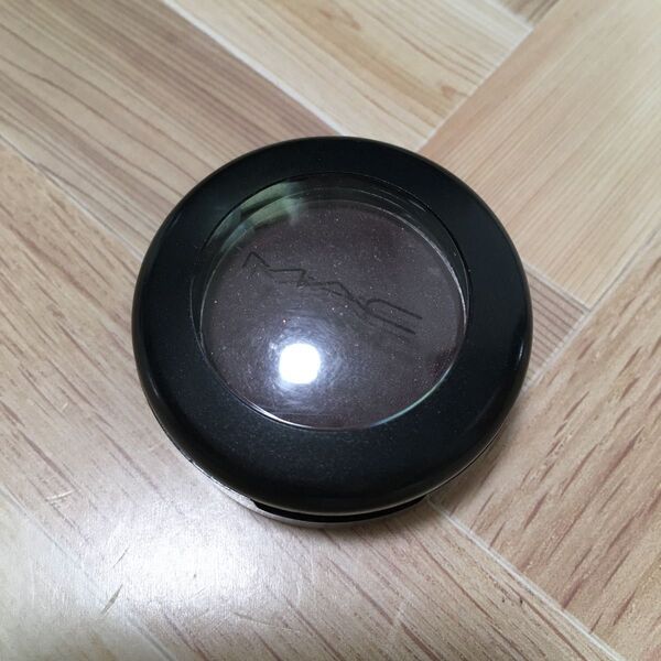 MAC スモールアイシャドウ