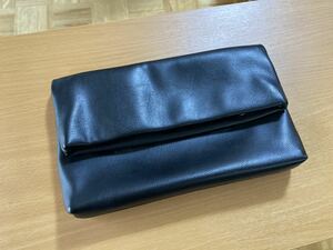 [ postage 510 jpy ] folding in half clutch bag black black PU leather 