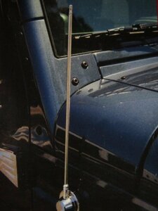 ラングラーJK/JL　ステンレスアンテナ　ブラック　ＡＭＩ社製　53cm　 Wrangler CHEVY HUMMER GMC FORD JEEP DODGE 他 アダプター付き