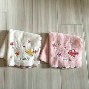 フルラ　FURLA 刺繍入りタオルハンカチ　2枚セット　新品未使用　シワあり　B級品　ミニタオル　ハンドタオル