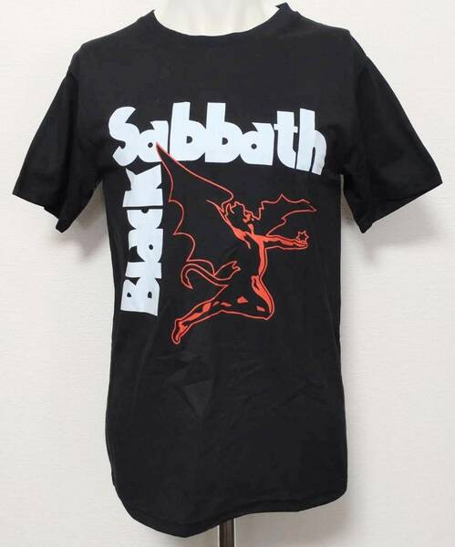 送料無料　【Mサイズ】ブラック・サバス　Tシャツ　半袖　ロックバンド　BLACK SABATH　白赤　ファンスマ