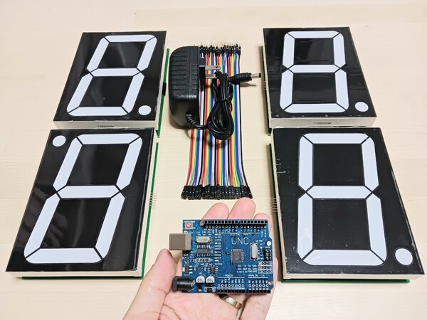 ドライバー付き5インチ 7セグメント LED 4個とArduinoUNOセット