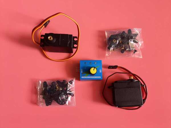 小型強力 サーボモーター 2個 電子工作RC用 servo motor+テスター