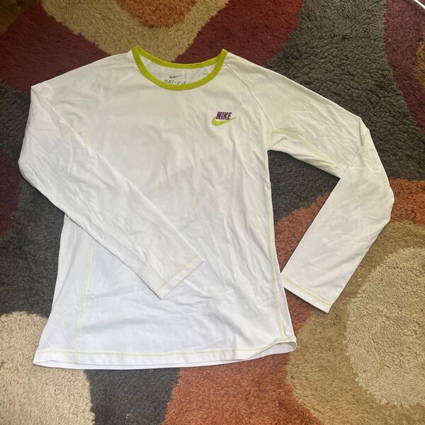 DRI-FIT NIKE Tシャツ