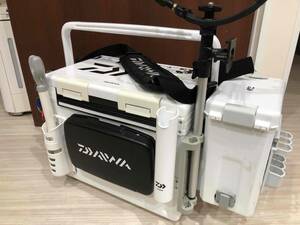 Daiwa Daiwa cooler-box /CooL LINE Ⅱ GU 1300X / jigging / lure for squid / Surf / Ran gun / super-convenience cooler-box 