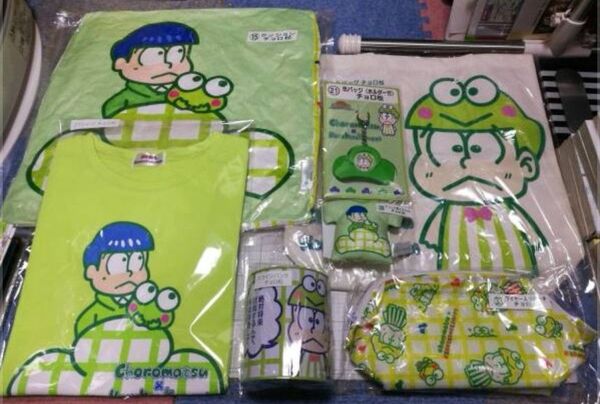 新品未開封 おそ松さん ローソン サンリオ当りくじ 全種類フルコンプ クッション トート Tシャツ ポーチ 缶バッジ チョロ松