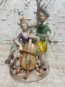 ★a-92　ヴィンテージGDR 1877/8 フィギュリン 陶器 人形 置物 ドイツ製 年代物 インテリア コレクション