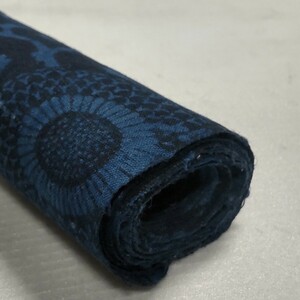 【時代布】型染め 木綿 藍染め 唐草 約350cm 青 ブルー 生地 古布 古裂 アンティーク リメイク素材 A-989