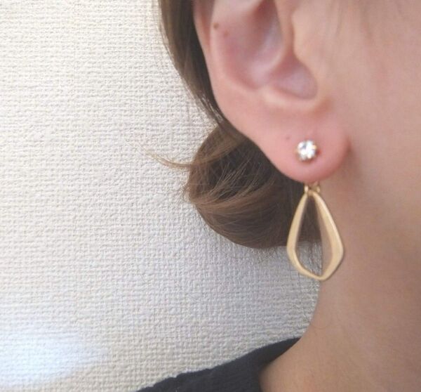 ストーン×ドロップフープキャッチピアス