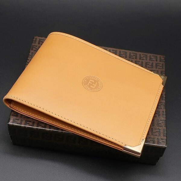 正規品 フェンディ Fendi 二つ折り財布 Bifold wallet ズッキーノ Zucchino 本革 Genuine leather 箱 Box Authentic Mint