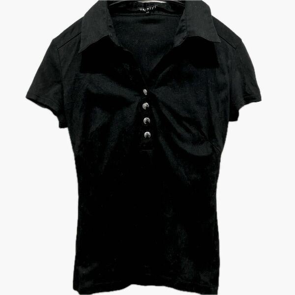 【最終価格】INDIVI デザインポロシャツ カットソー 黒 光沢ボタン 半袖　38 ゴルフ　テニス