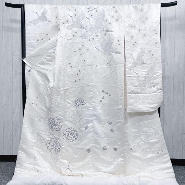 【SALE】【逸品】 総相良刺繍の打掛 白 着物