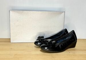 ● 靴 ROSARiO ViTORE パンプス ブラック リボン 22.0cm EEE レディース ロザリオビトレ フラットシューズ 黒 箱付き