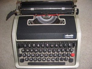 * Showa Retro olivetti LETTERA DL typewriter olibe tea antique /73
