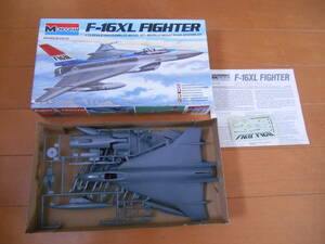 モノグラム　1/72 F-16XL