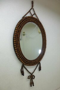 10704●昭和レトロな壁掛け鏡 ウォールミラー 木珠 ウッドビーズ 木製●
