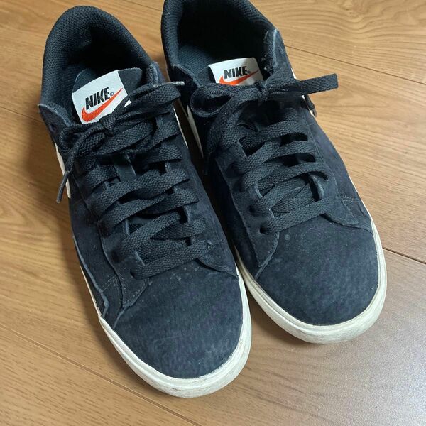 NIKE スニーカー