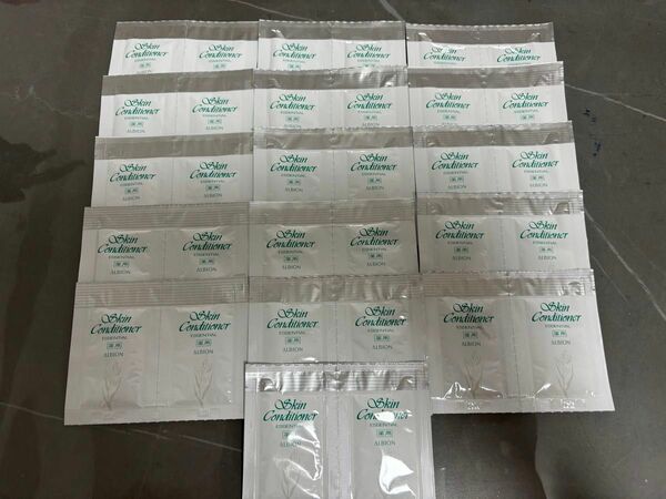 新品 アルビオン スキコン50周年 サンプルセット 薬用スキンコンディショナーエッセンシャル Ｎ 化粧水32包
