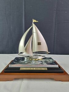 帆船 銀製ヨット 舟 船 模型 ヨット 置き物 ガラスショーケース オブジェ シルバー 銀工芸品
