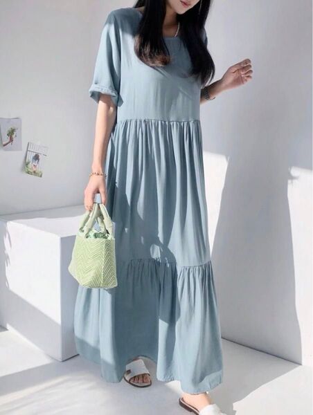 DAZY 新品タグ付き ワンピース 薄い水色 海外商品のため、シワありなのでアイロンがけ必要