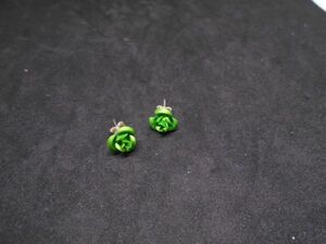 ピアス JewelryNO.45 緑バラ直径0.8L0.8cm 1gネックレス　イヤリング　ブレスレット　ペンダントヘッド　