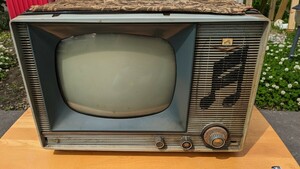 ジャンク VICTOR 14T-980 当時物 アンティーク オブジェ リメイクに 昭和レトロ 真空管テレビ