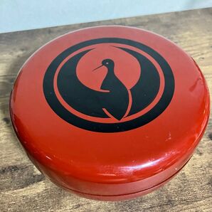 もしかしてJAL/日本航空?黒鶴/ツル/スワン柄 蓋付き丸型菓子鉢小物入れ/収納ケース/収納箱(レッド/朱色/赤色)