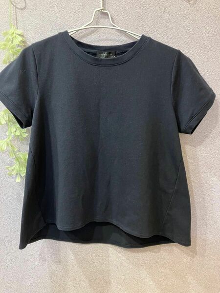 【極美品】spinash 半袖Tシャツ　トップスカットソー　フレア裾　涼しい素材感 黒