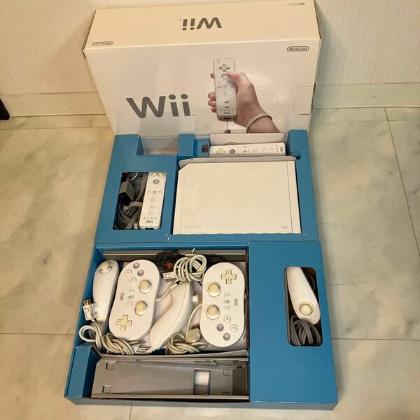 RVL-S-WA Wii本体　ホワイト　任天堂　 Nintendo Wii リモコン コントローラー ヌンチャク