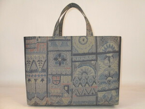 古布　正絹大島紬花柄で作ったたっぷりバッグ